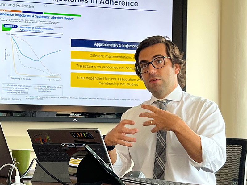 Vasco Pontinha gives a presentation
