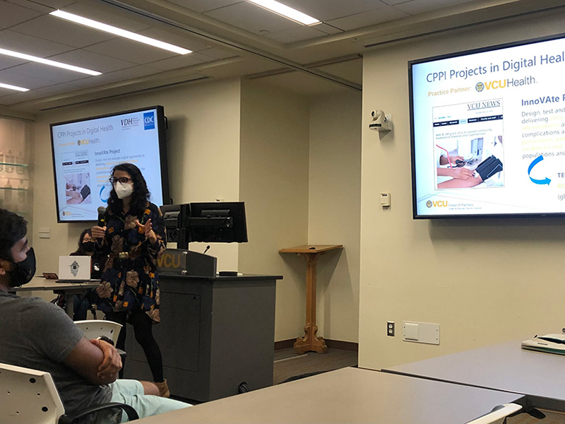 Teresa Salgado presenting at PDH showcase